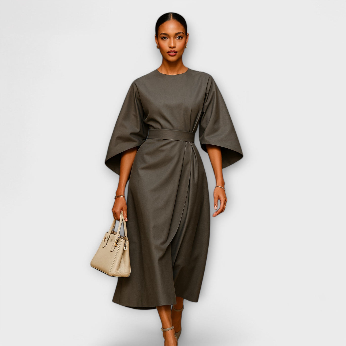 SARA – Elegantes Kleid mit Ärmeln