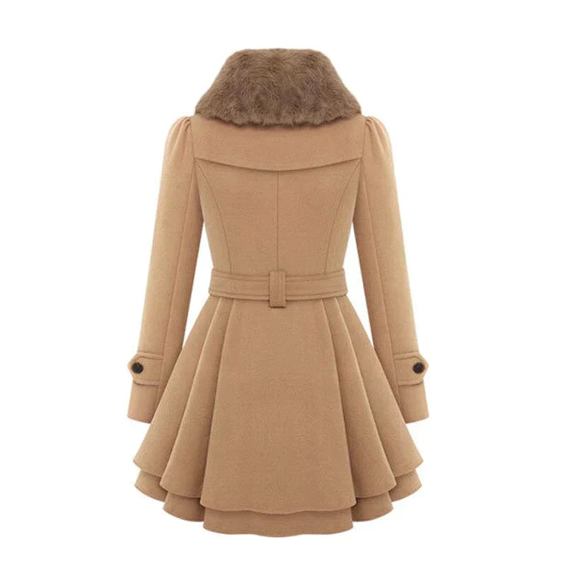 Yena | Trenchcoat-Chic mit Kunstfell