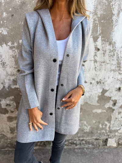 CARDIGAN MIT KNÖPFEN UND KAPUZE