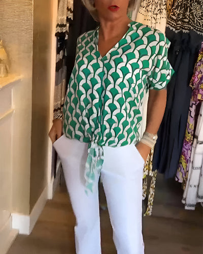 ELENA – Lässiges Print-Top mit V-Ausschnitt